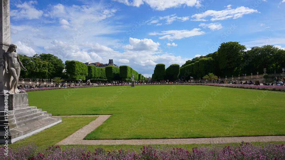 Photo of Luxemburg gardens on a spring morning, Paris, France