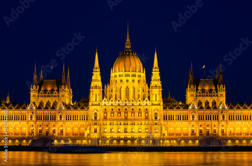 Night view of the Hungarian Parliament Building in Budapest, Hungary © dmitr86