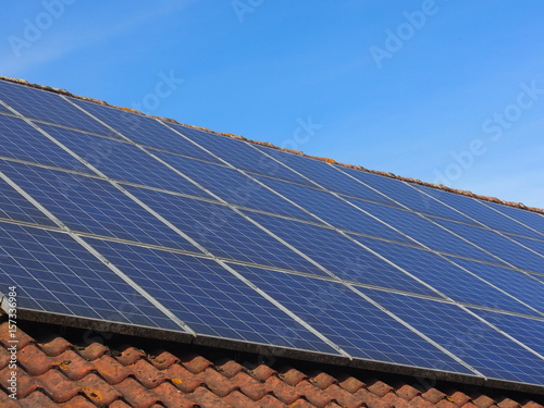 Solaranalge auf Hausdach