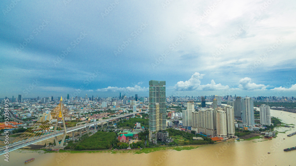 Fototapeta premium Bhumibol bridge across Cho Phraya river