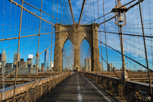 Fototapeta Naklejka Na Ścianę i Meble -  The Brooklyn Bridge and Skyline of New York City at a sunny morning II