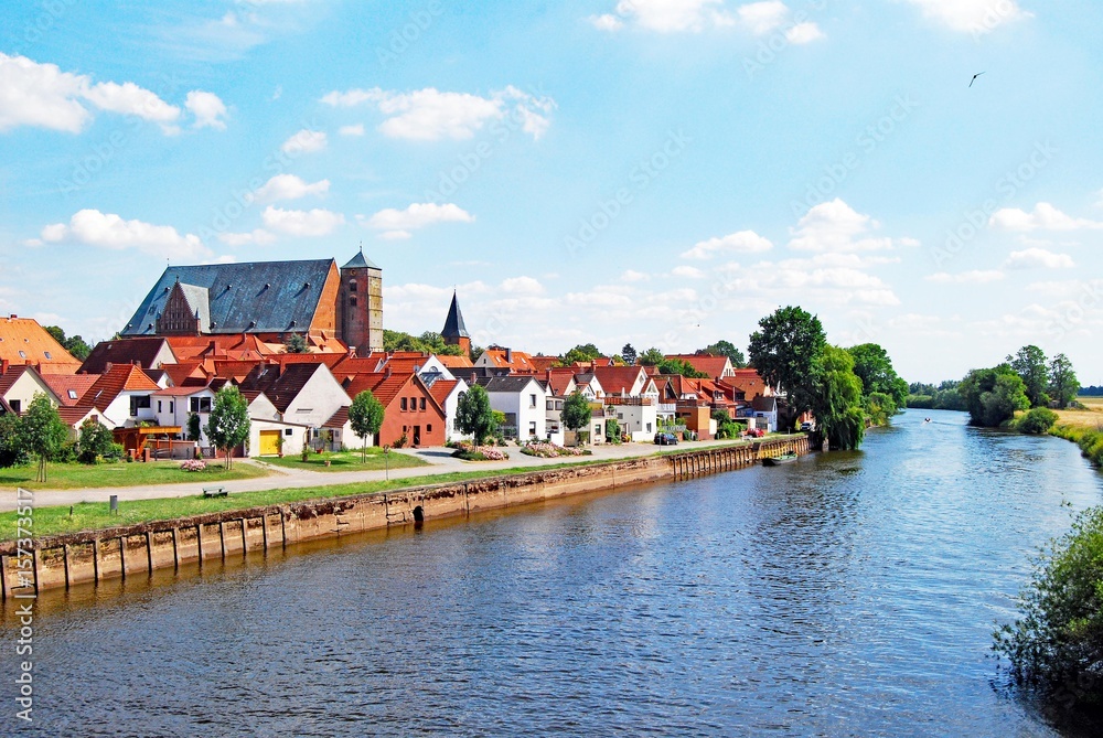 An der Aller in Verden/Aller. Dom mit Andreaskirche und Fischerviertel von Sübrücke aus gesehen