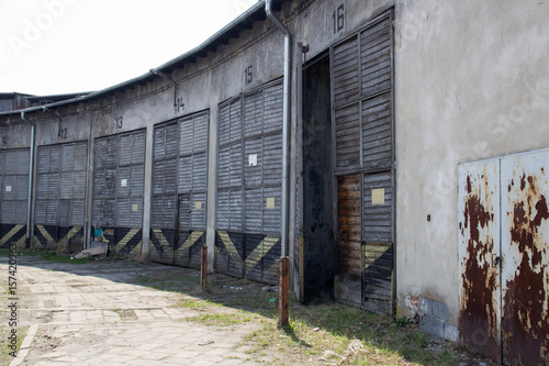 The facade of the abandoned hangars © Bogdan