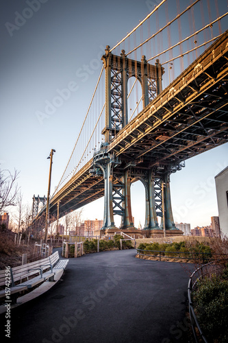 Fototapeta Naklejka Na Ścianę i Meble -  Manhattan Bridge shot from dumbo