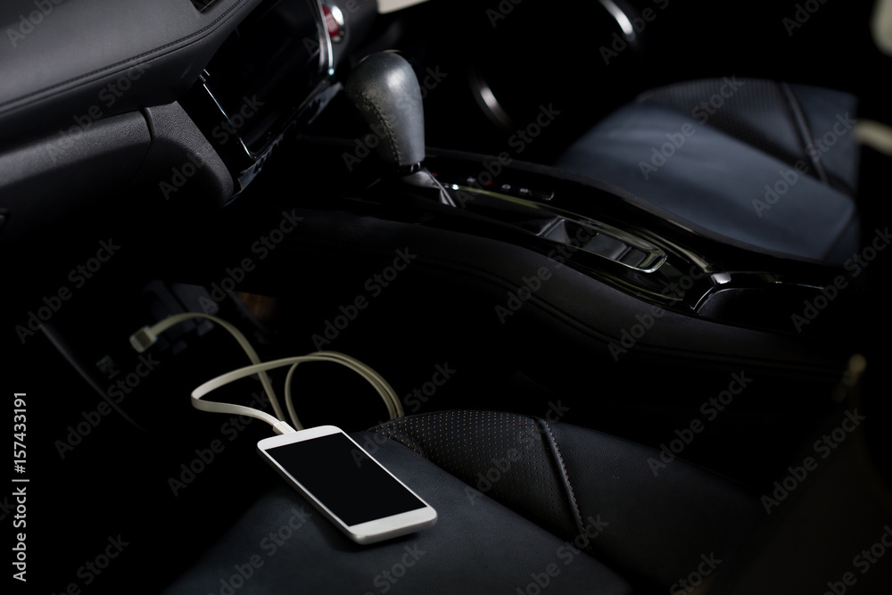 Charger plug phone on car
