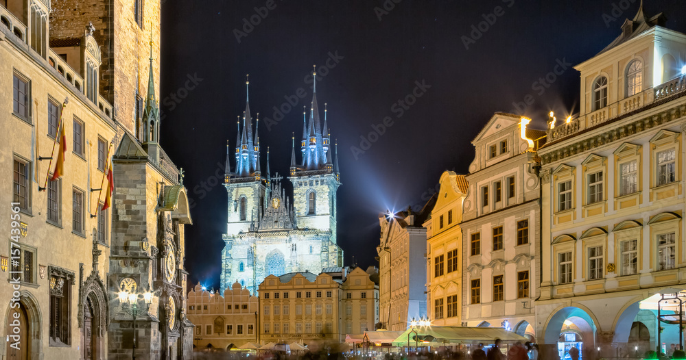 Naklejka premium Streets of evening Prague