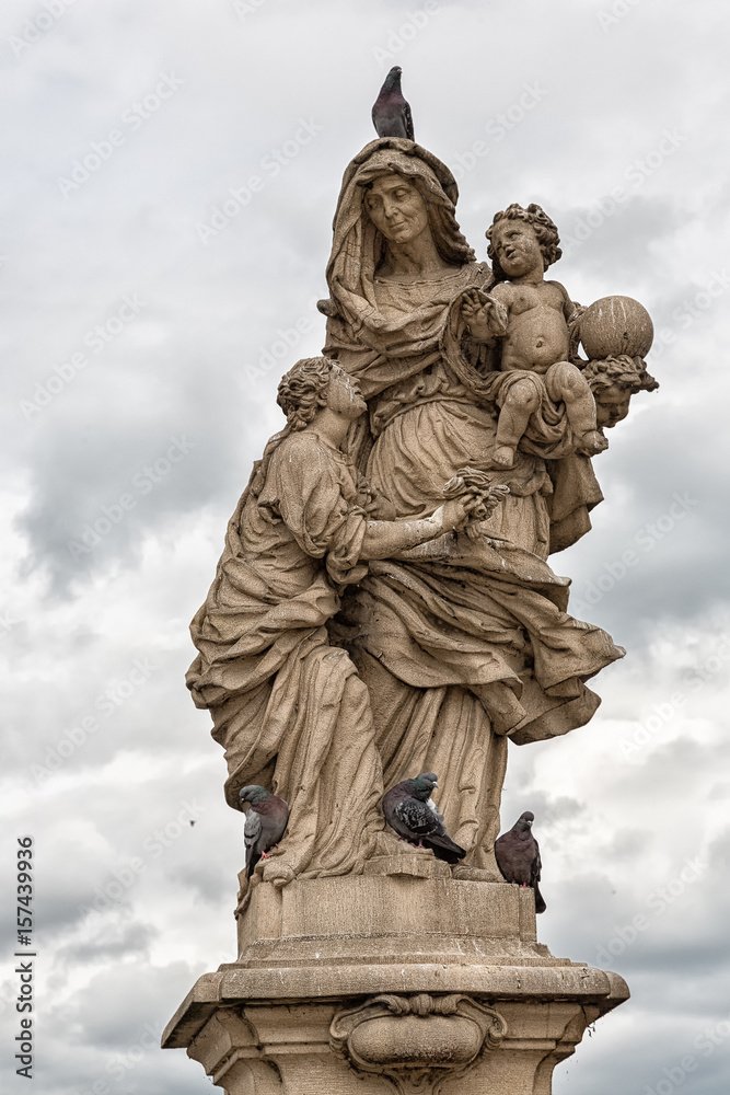 Fototapeta premium Statues in Prague