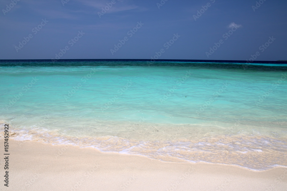 Blue Ocean seen from the beach of Ukulhas, Maldives Blue Ocean seen from the beach of Ukulhas, Maldives