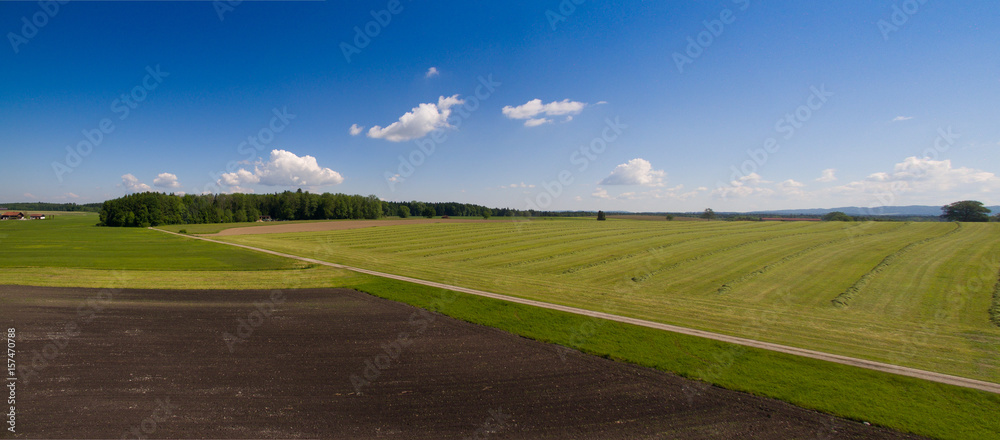Panorama-Luftbild: Bayerische Landschaft im Sommer