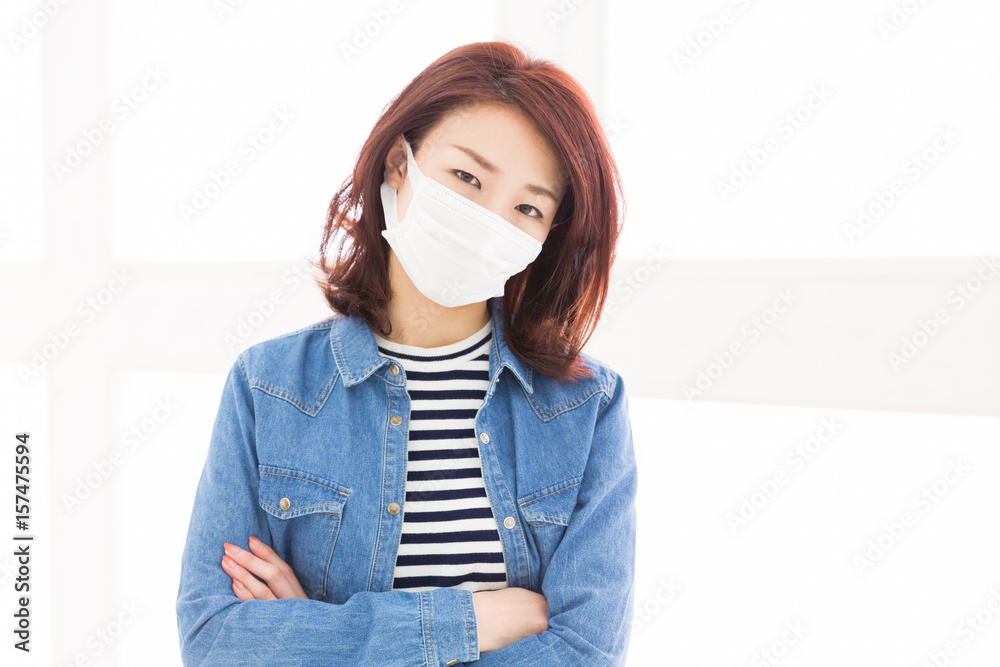 マスクをした女性