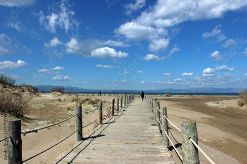 Puente de madera en la playa de Riumar (Delta del Ebro)