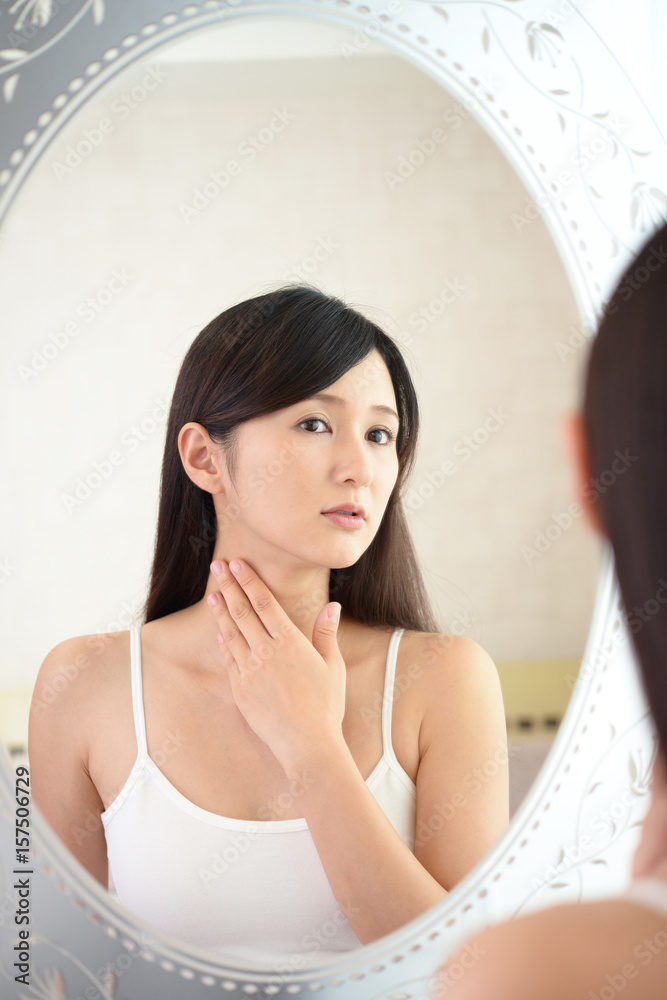 お肌が気になる女性 お肌が気になる女性