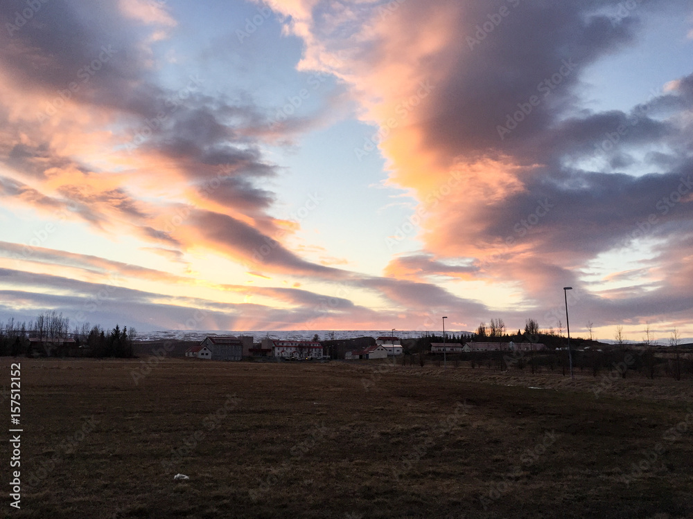 Obraz premium Twilight sunset, colorful cloud, dry land, Iceland