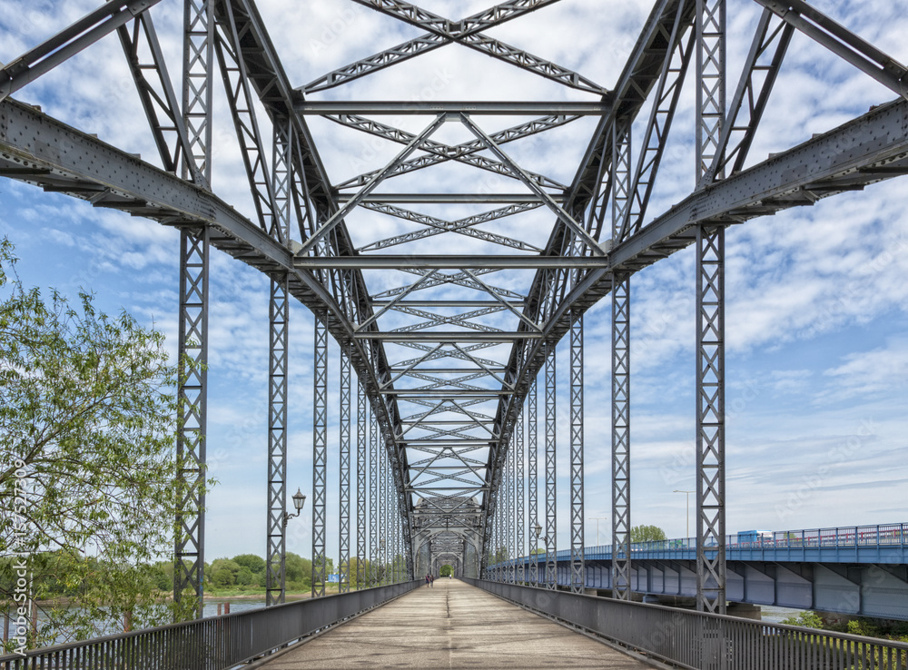 Obraz premium Stary most Harburg Łaby w Hamburgu