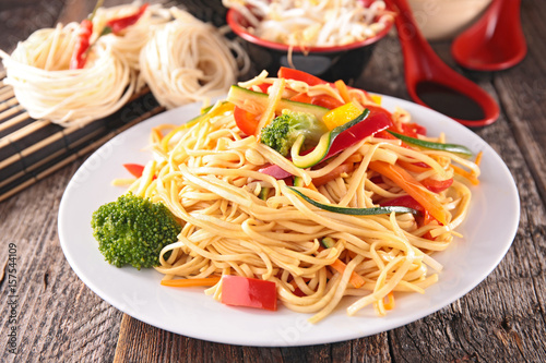 fried chinese noodles and vegetable