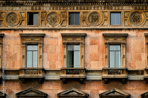 Architectural details : Classic windows design