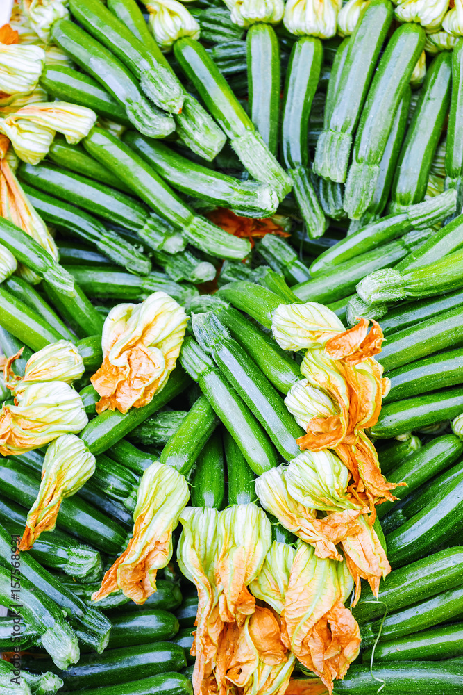 Fruit courgettes with flowers