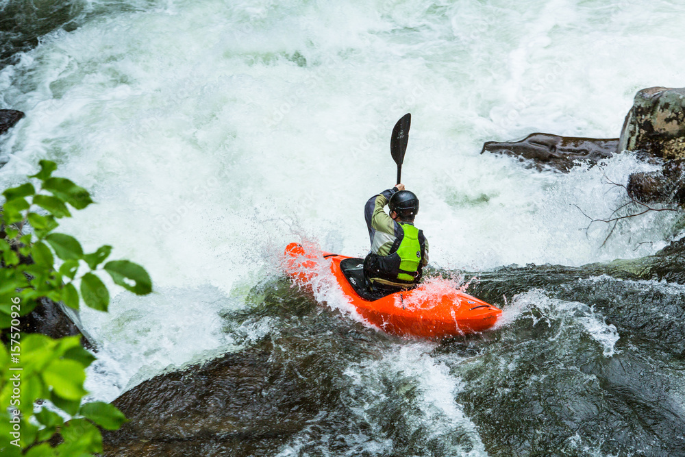 Αυτοκόλλητο Kayak Rider Drops Into The Sinks In Smoky Mountains