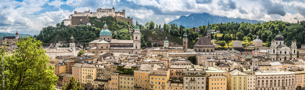 Naklejka premium Panorama miasta Salzburg
