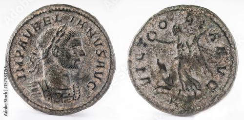 Foto Ancient Roman copper coin of Emperor Aurelian. Denarius.