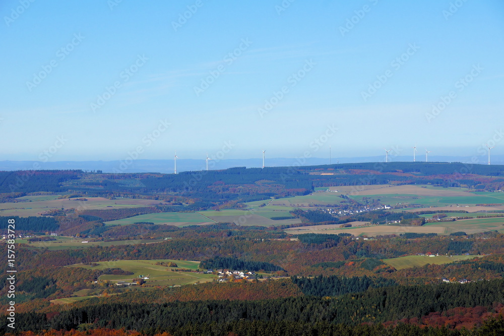 Blick vom Erbeskopf auf den Hunsrück zwischen Thalfang und Morbach
