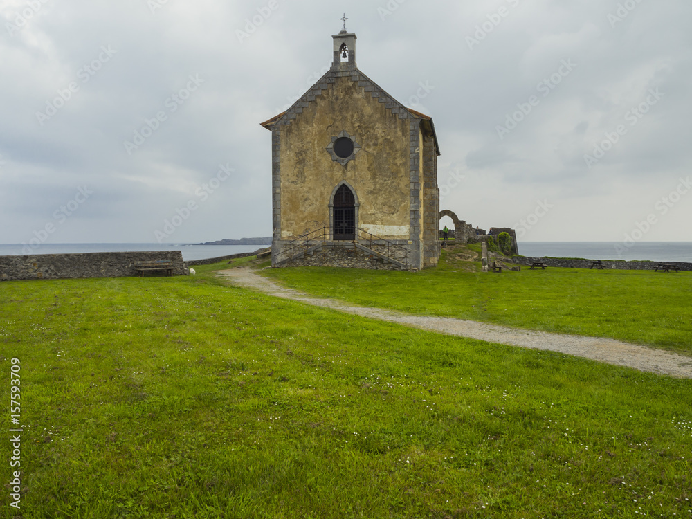 Ermita de Santa Katalina, en la costa Vasca de Vizcaya, España, en Abril de 2017
Ermita de Santa Katalina, en la costa Vasca de Vizcaya, España, en Abril de 2017