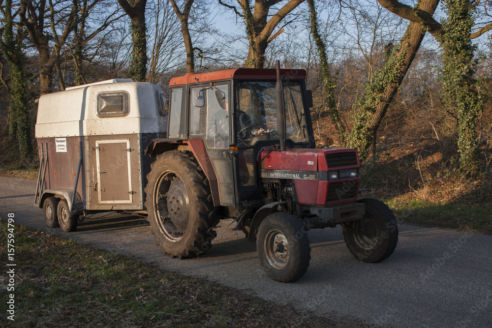 Obraz premium Red tractor