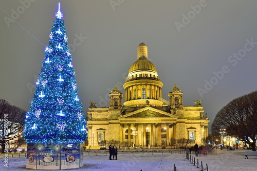 Christmas tree in front of St. Isaac's Cathedral