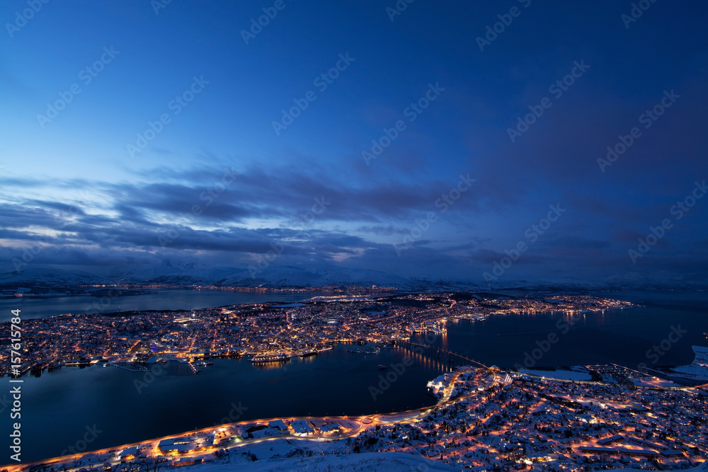 Blaue Stunde über Tromsö, Norwegen