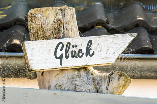 Schild 247 - Glück photo