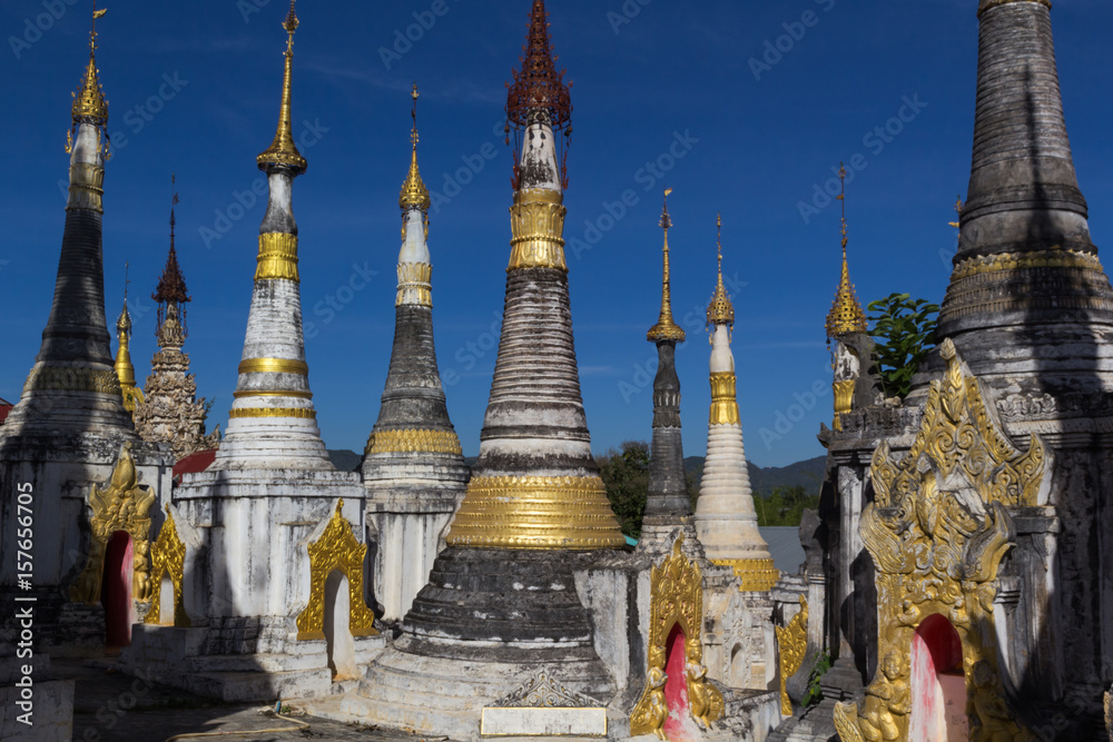 Fototapeta premium Thaung Tho Kyaung pagoda, Inle lake, Myanmar