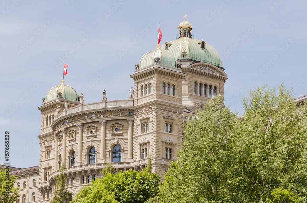 Obraz premium Bern, Stadt, Altstadt, Bundeshaus, Altstadthäuser, Stadtrundgang, Hauptstadt, Frühling, Sommer, Schweiz