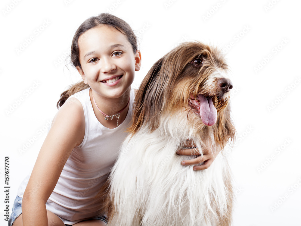 Niña con su perro