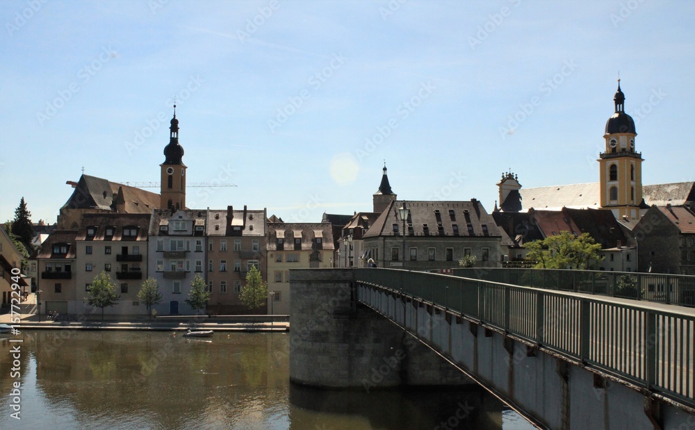 Blick von der Alten Mainbrücke auf Kitzingen