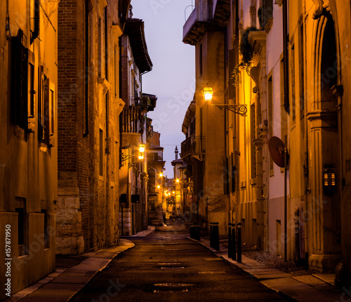 Fototapeta Naklejka Na Ścianę i Meble -  Italian street