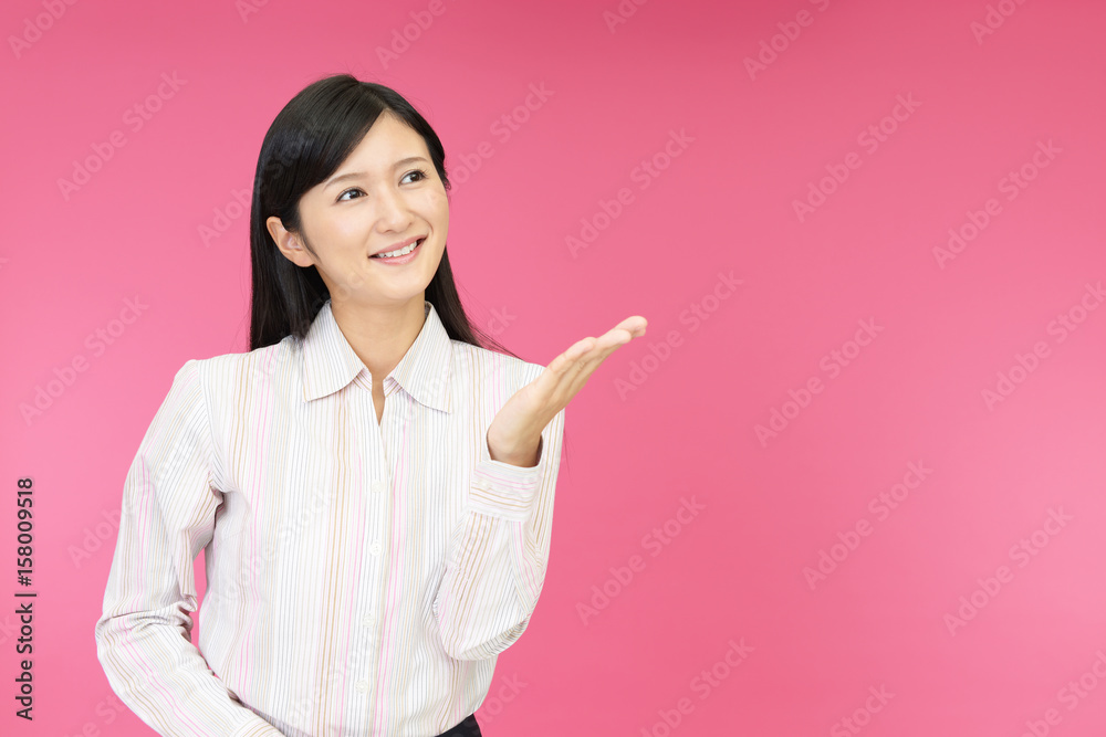 笑顔の女性 笑顔の女性