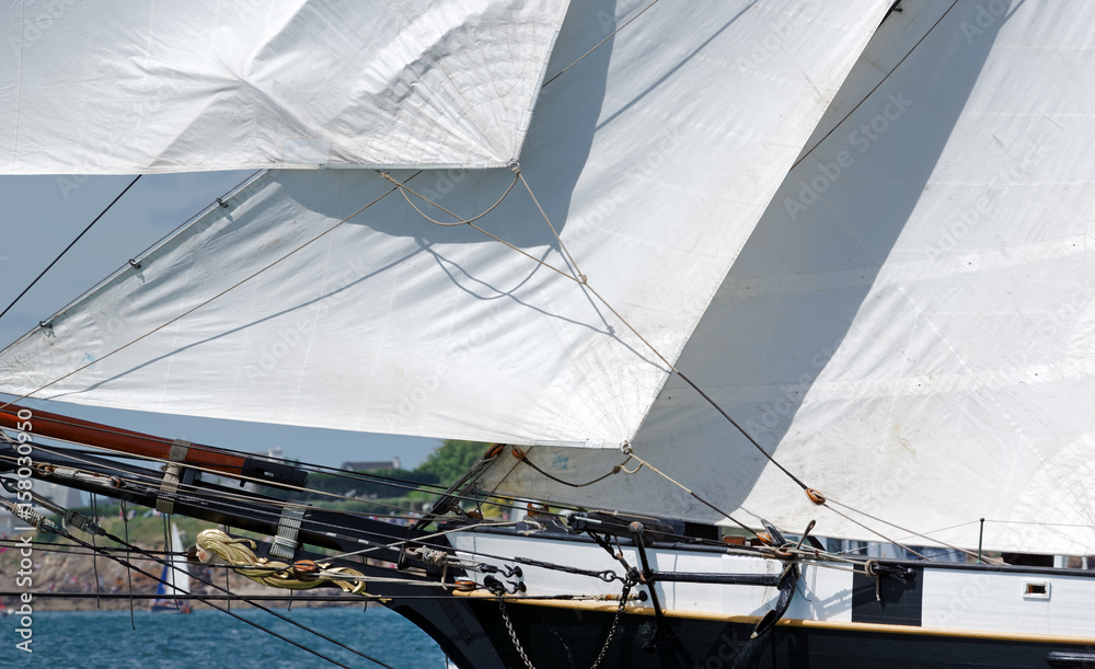 Fototapeta premium Voilier dans le golfe du Morbihan