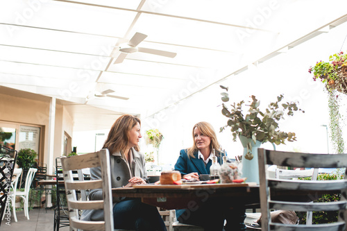 women at cafe