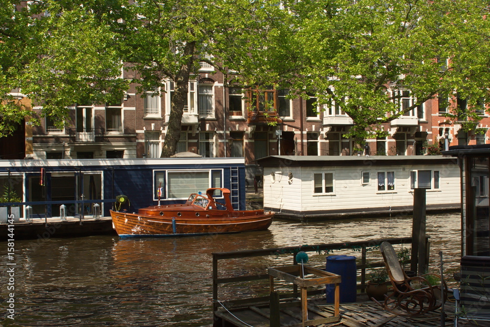 Hausboote in Amsterdam