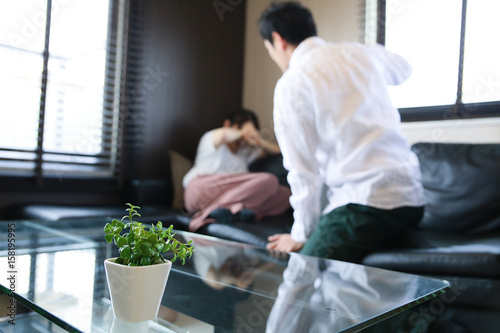 家庭内暴力のイメージ
