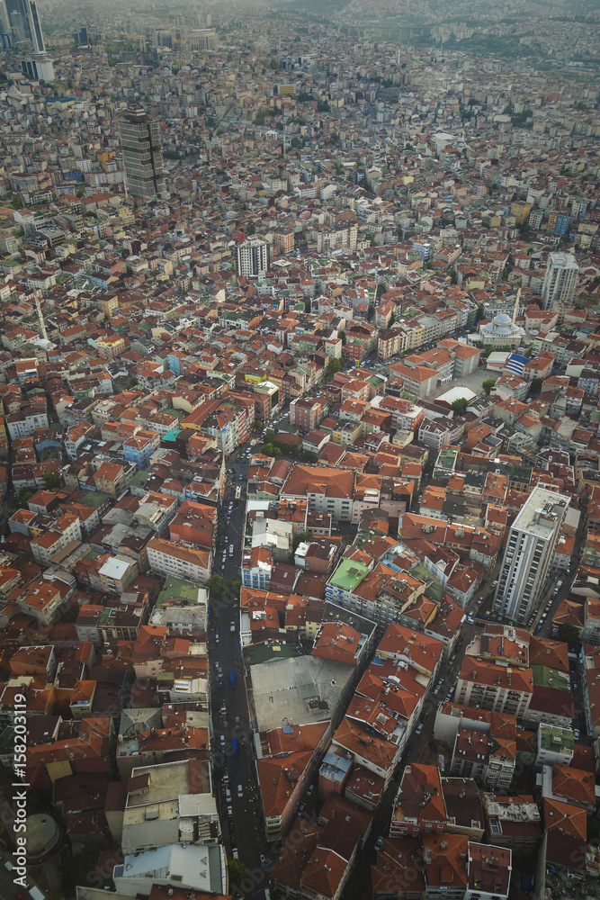 Obraz premium Istanbul view from air shows us amazing sunset scene
