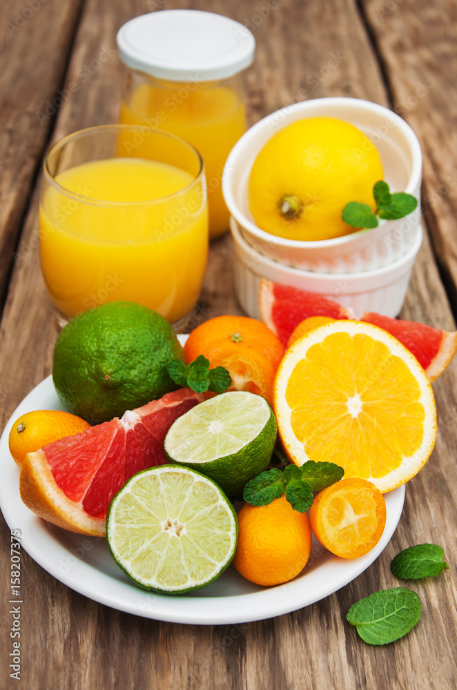 Juice and fresh citrus fruits Juice and fresh citrus fruits