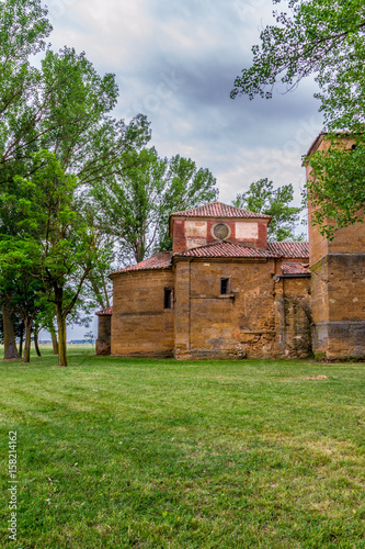 Ermita al amanecer