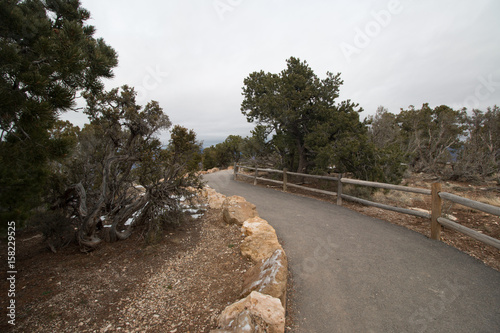 Walking path at the south rim for the visitors