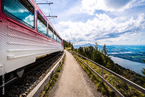 Wanderweg entlang der Rigi Bahn, Vierwaldstättersee, Zentralschweiz, Schweiz, Europa 