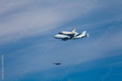 Space shuttle piggyback