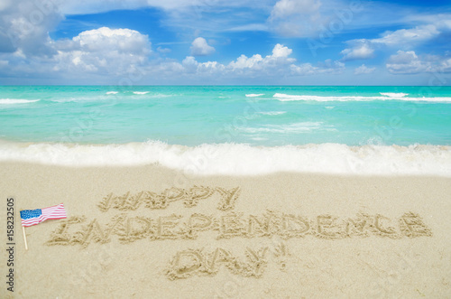 Independence USA day background on the beach © ellensmile