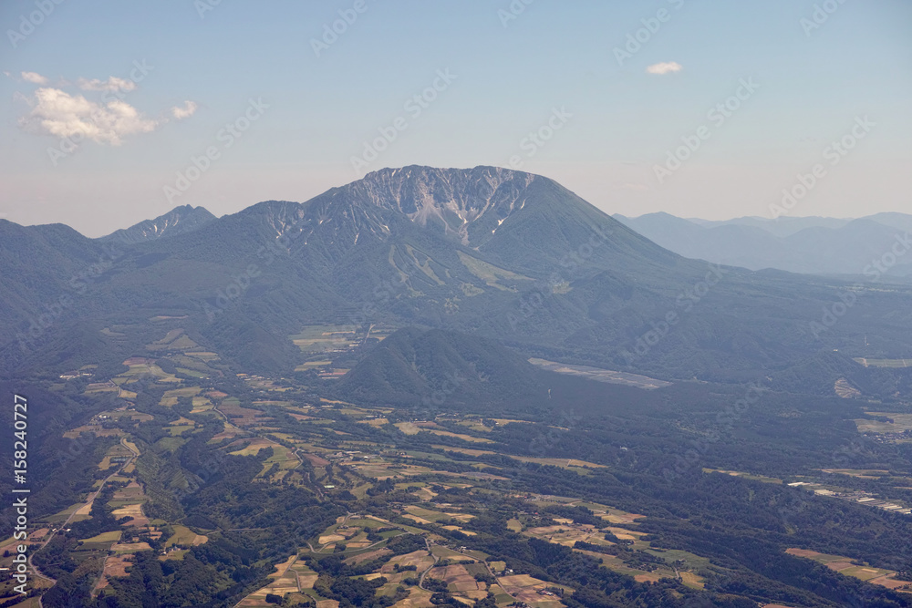 Fototapeta premium 鳥取県上空から見た大山北壁
