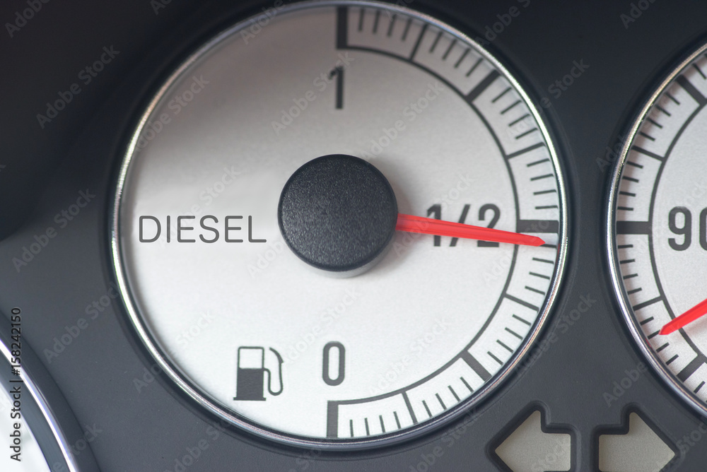 Tankanzeiger von einem Diesel Auto Tankanzeiger von einem Diesel Auto