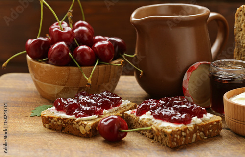 Konstfotografi Sandwich with cherry jam and soft cheese